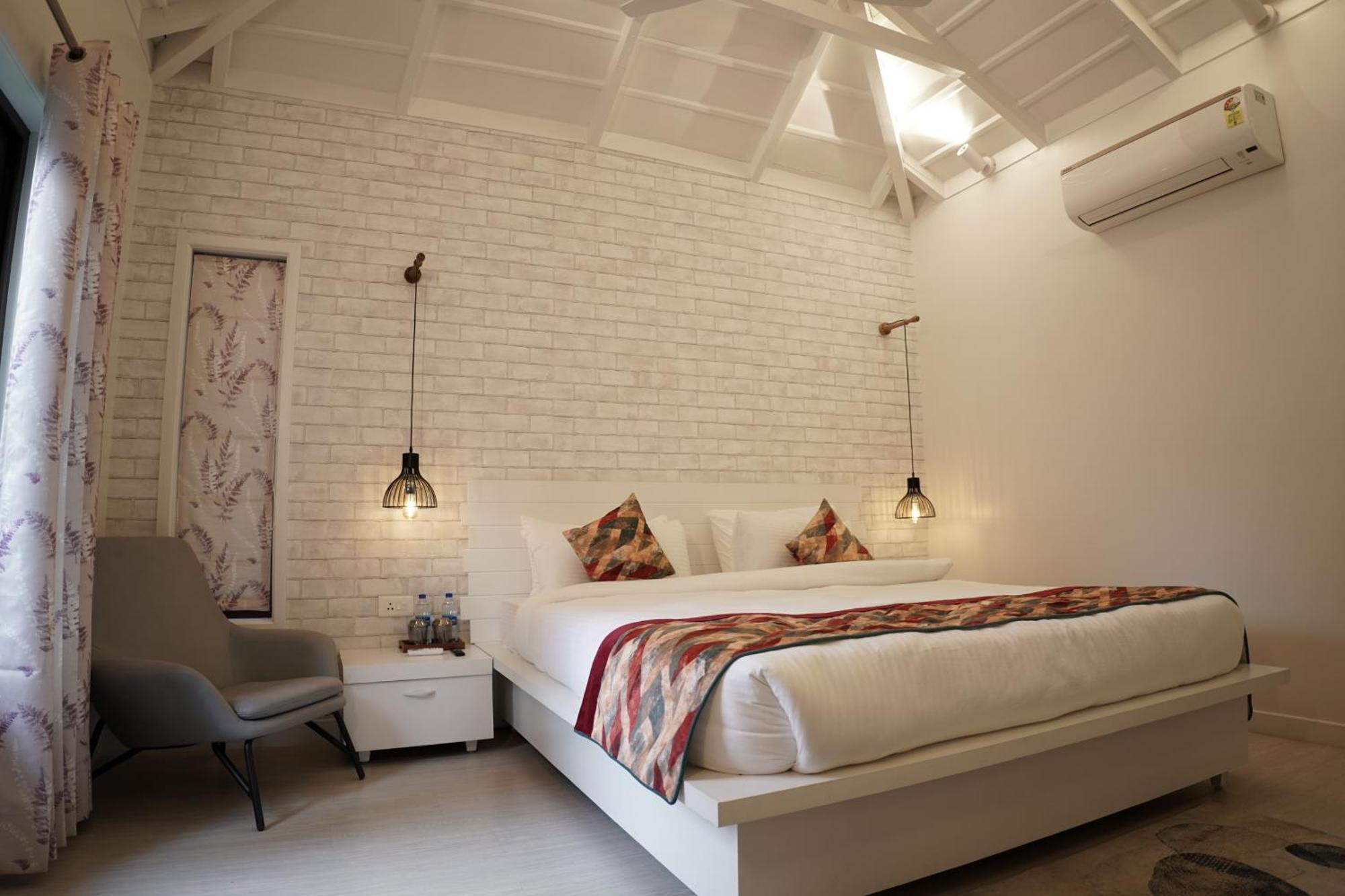 Whispering Pines Villa Bhīm Tāl Kültér fotó