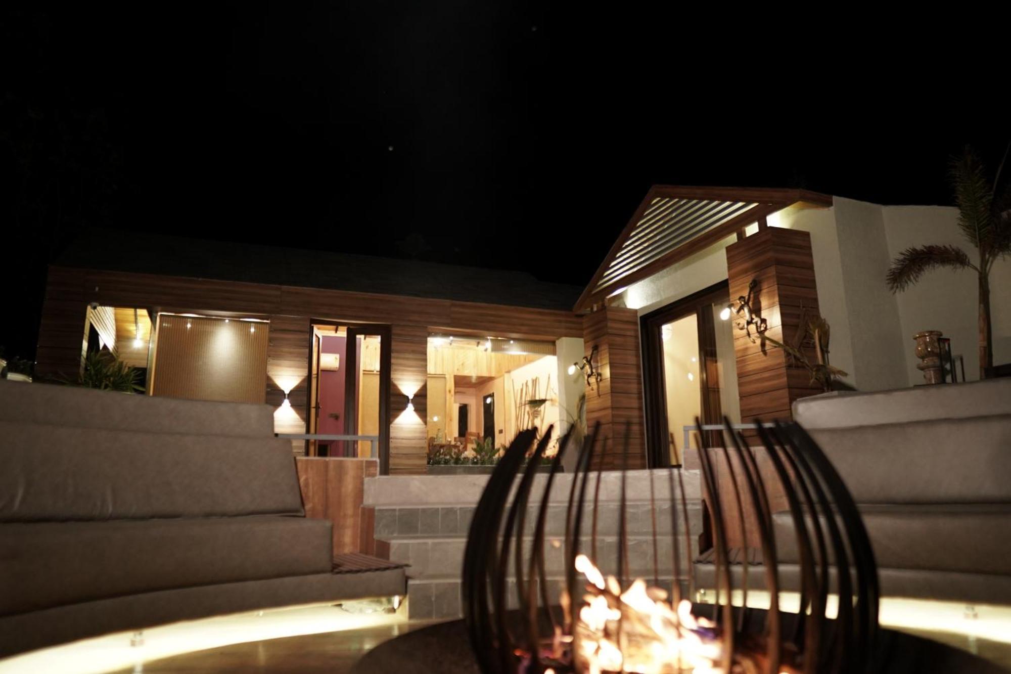 Whispering Pines Villa Bhīm Tāl Kültér fotó